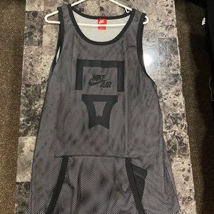 Sz. L Nike Air basketball mesh tank